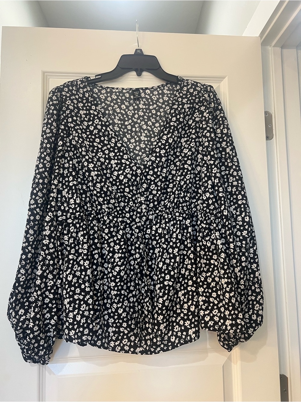 SHEIN Black Floral V-Neck Long Sleeve Blouse